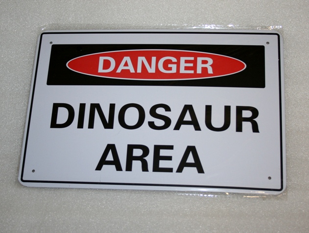 Kovová tabuľka Dinosaur area